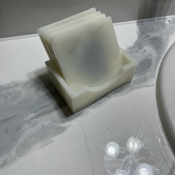 Hand poured marble coasters - Picture 3 of 3